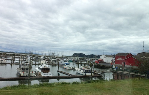 Ilwaco, Washington harbor photo by Julie Manthey